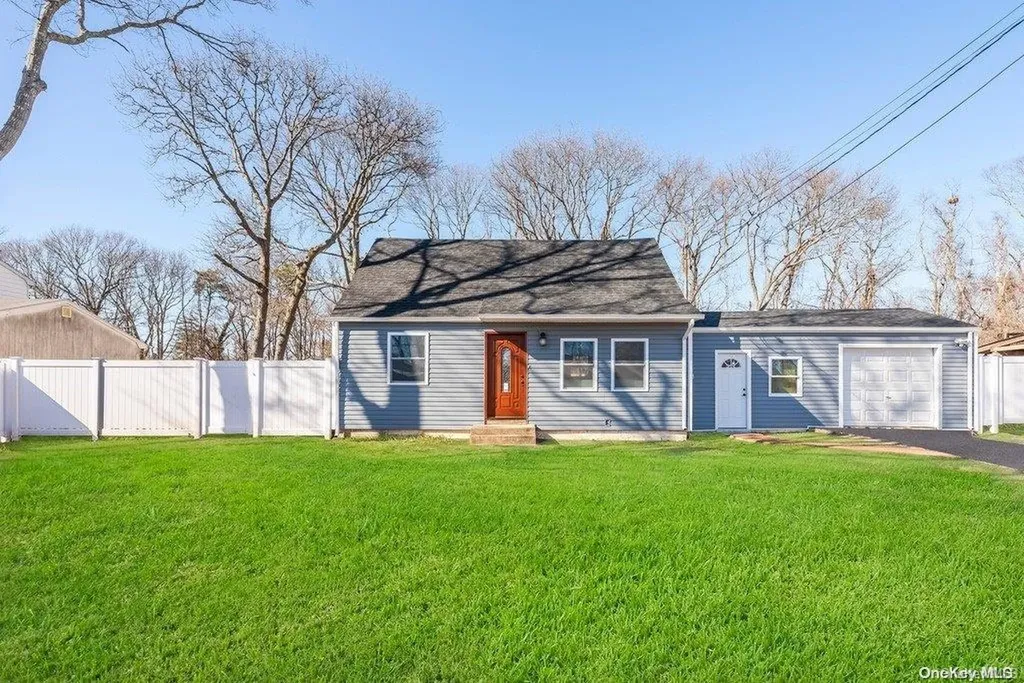 139 Mastic Boulevard E Shirley NY 11967