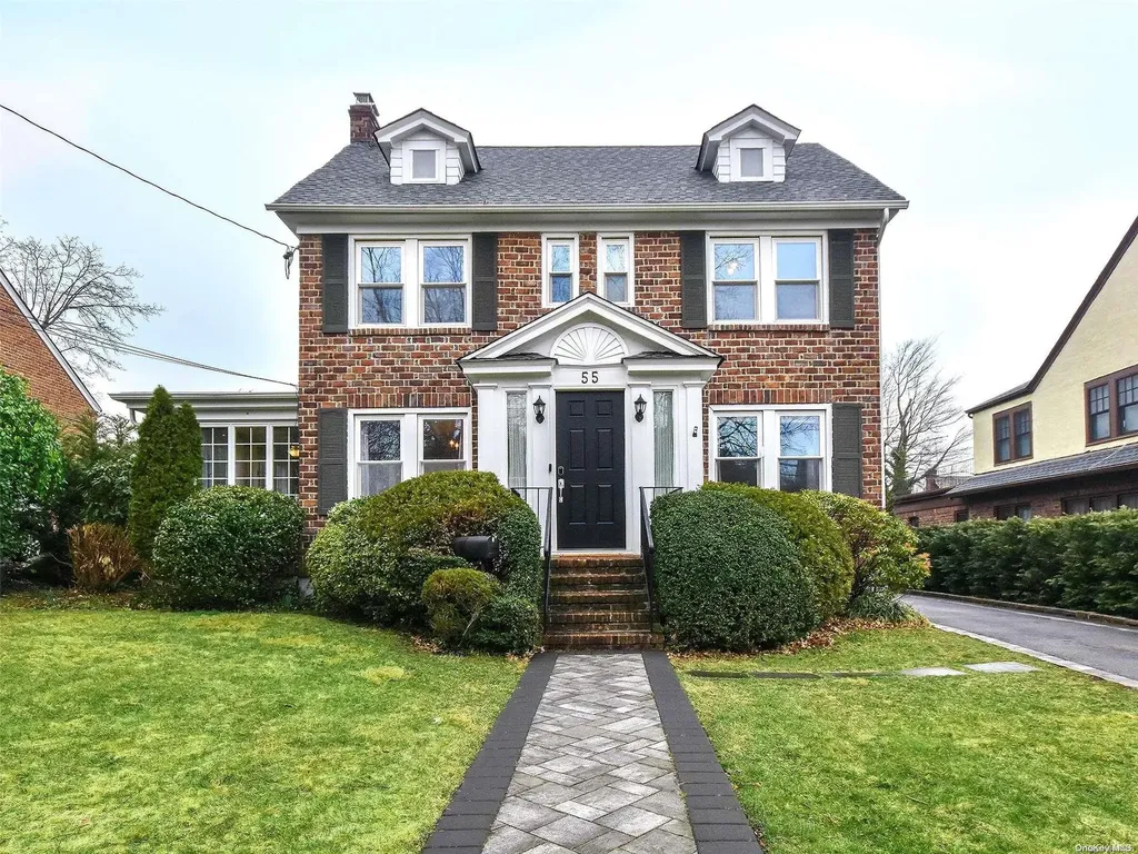 55 Vanderbilt Avenue Manhasset NY 11030