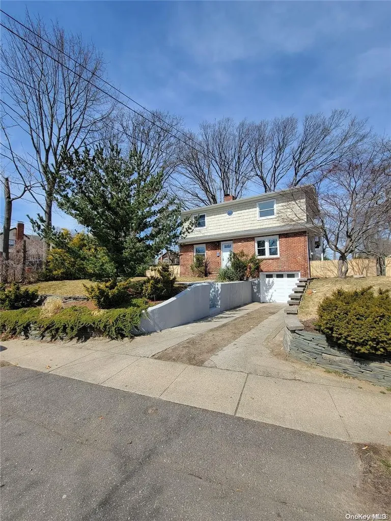 165 Locust Avenue Babylon NY 11702