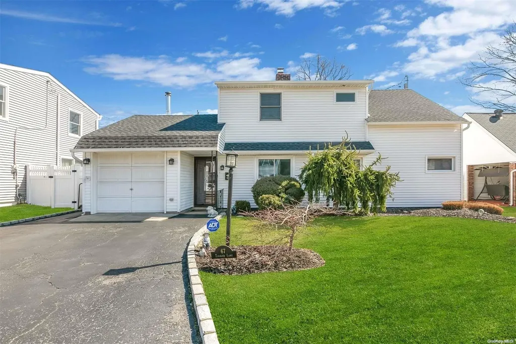 67 Tanager Lane Levittown NY 11756