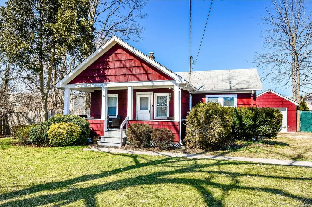 15 Smith Street Centereach NY 11720