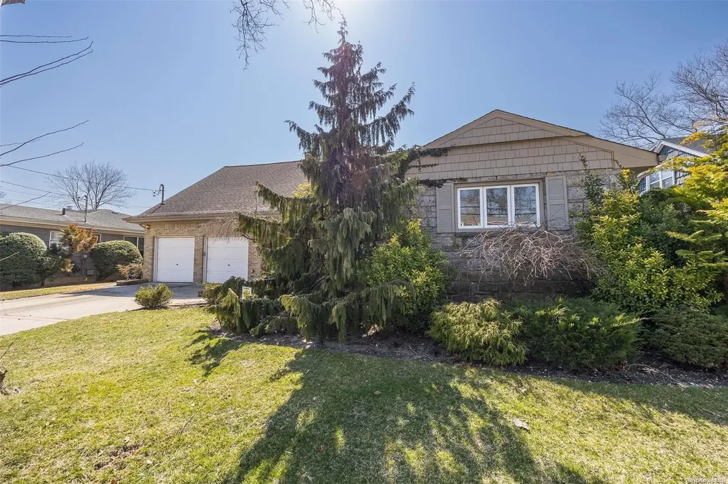 103 Orbach Avenue Malverne NY 11565
