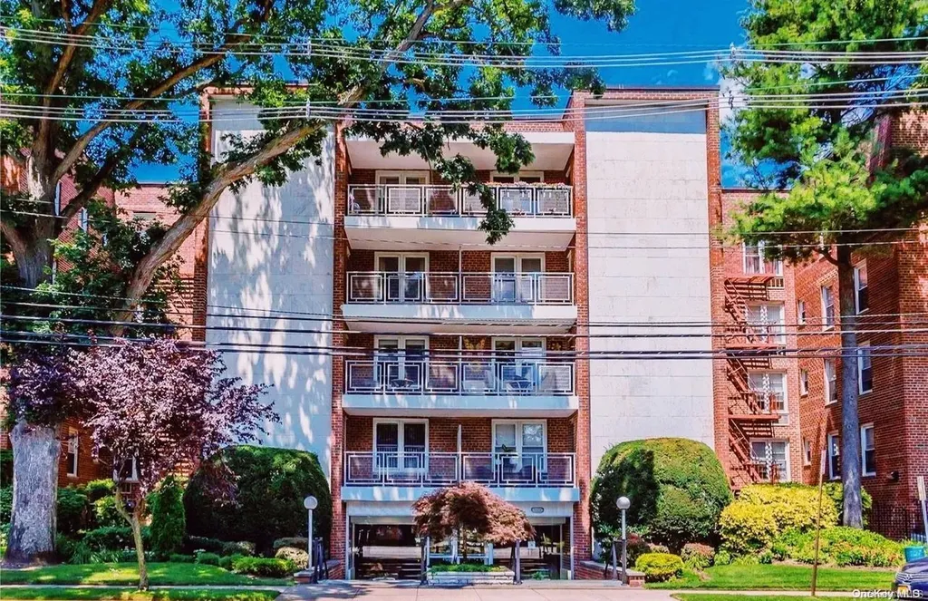 110 Brooklyn Freeport NY 11520