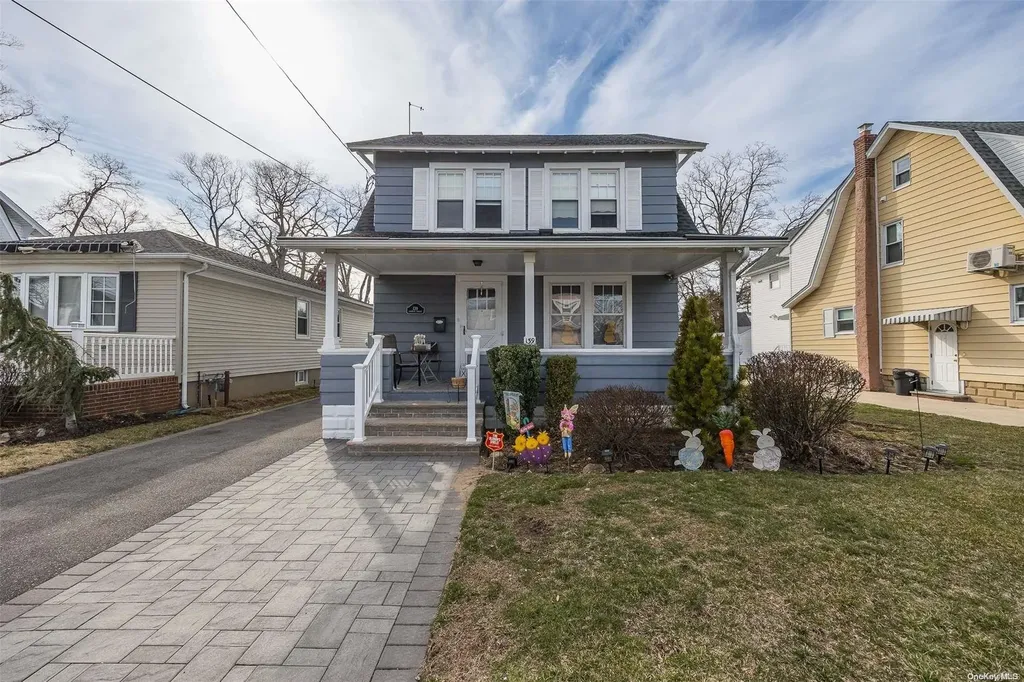 139 Charles Street Lynbrook NY 11563
