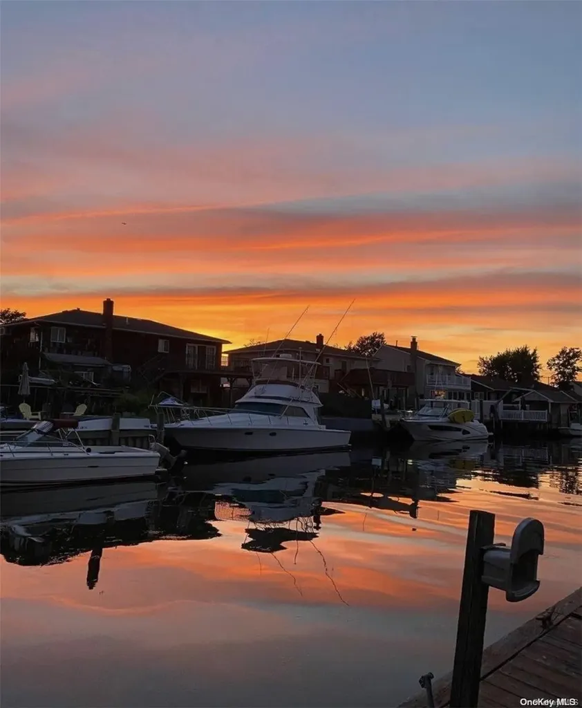 200 East Drive Copiague NY 11726