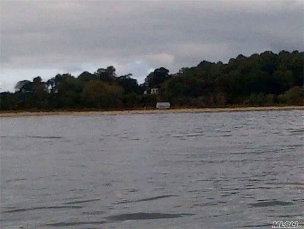 223 Beach Road Centre Island NY 11771