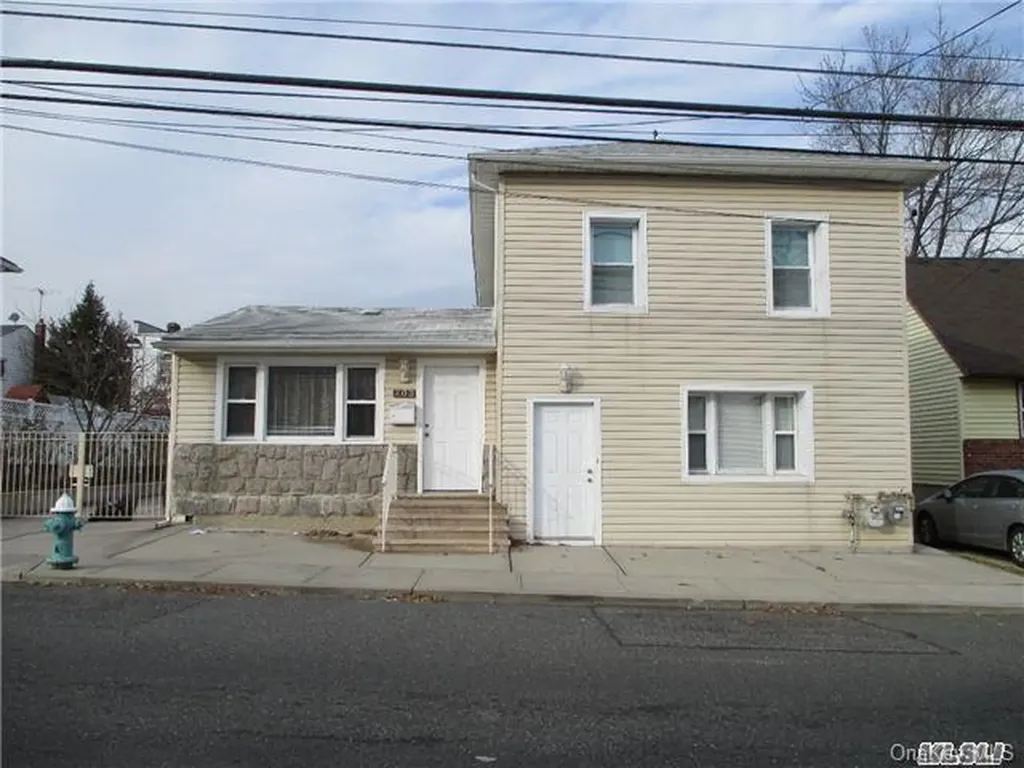 203 Gotham Avenue Elmont NY 11003