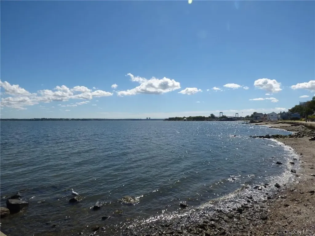160 C Edgewater Park Bronx NY 10465