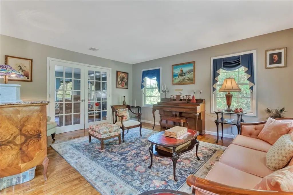 157 Schweizer Lane Bardonia NY 10954