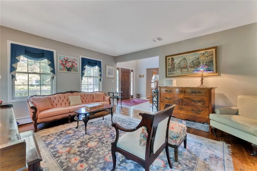 157 Schweizer Lane Bardonia NY 10954