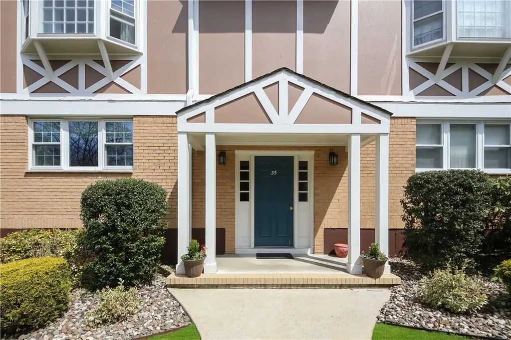 35 Milford Lane Suffern NY 10901