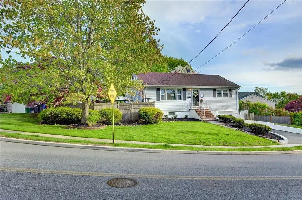 17 Maplewood Boulevard Suffern NY 10901