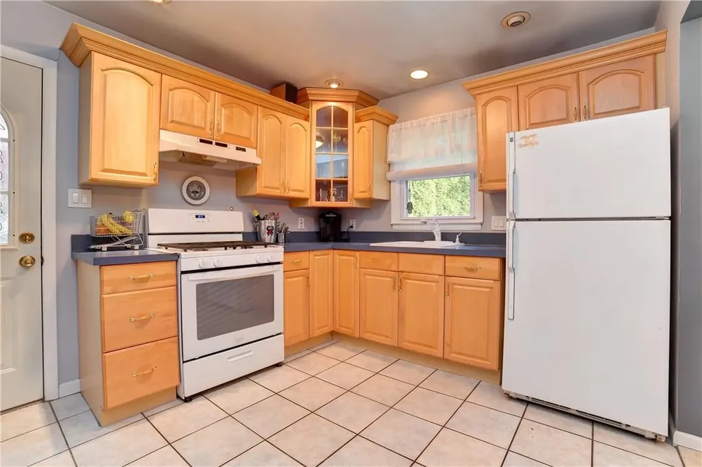 17 Maplewood Boulevard Suffern NY 10901
