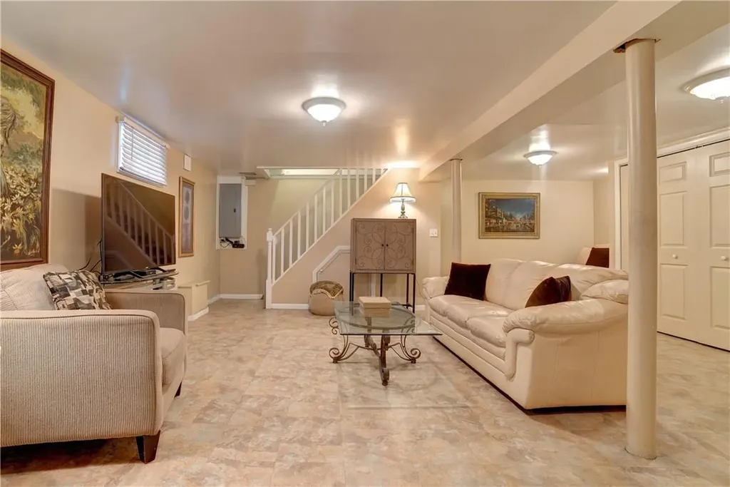 17 Maplewood Boulevard Suffern NY 10901