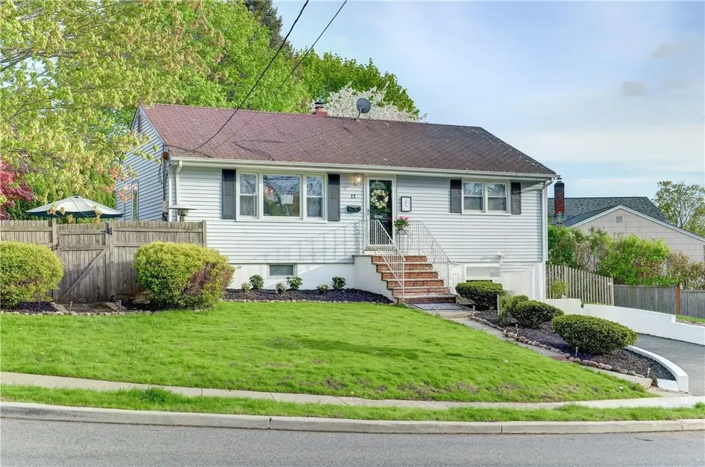 17 Maplewood Boulevard Suffern NY 10901
