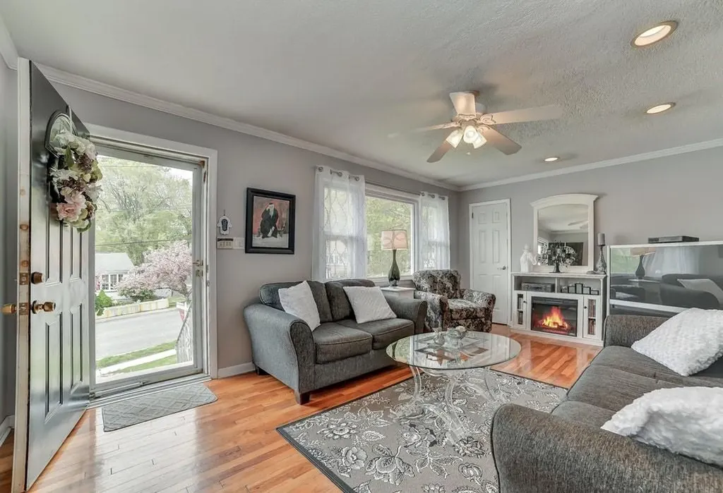 17 Maplewood Boulevard Suffern NY 10901