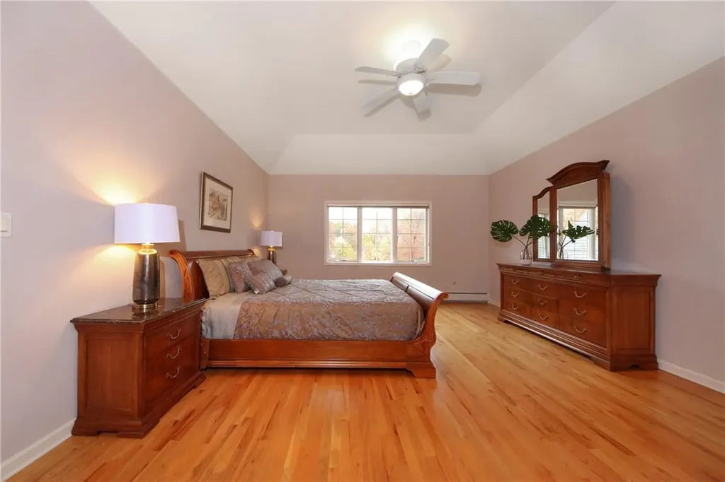 8 Camelot Way Orangeburg NY 10962