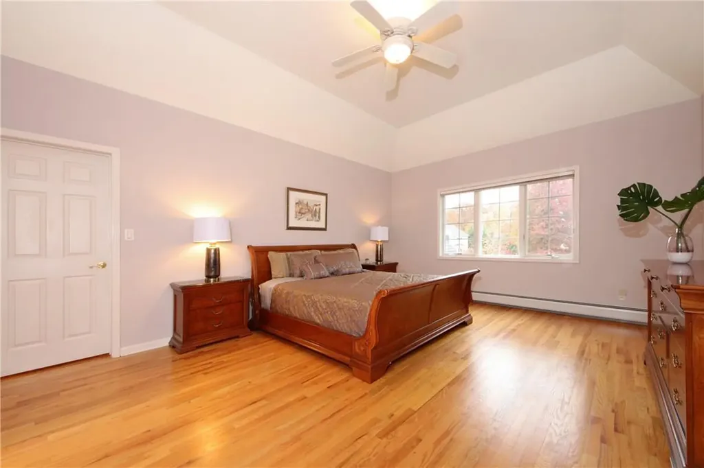 8 Camelot Way Orangeburg NY 10962