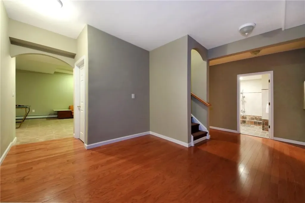 8 Camelot Way Orangeburg NY 10962