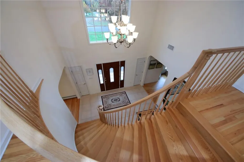 8 Camelot Way Orangeburg NY 10962