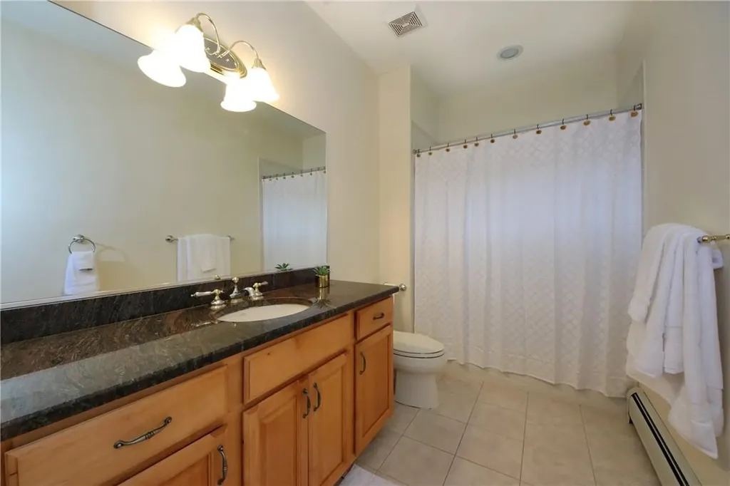 8 Camelot Way Orangeburg NY 10962