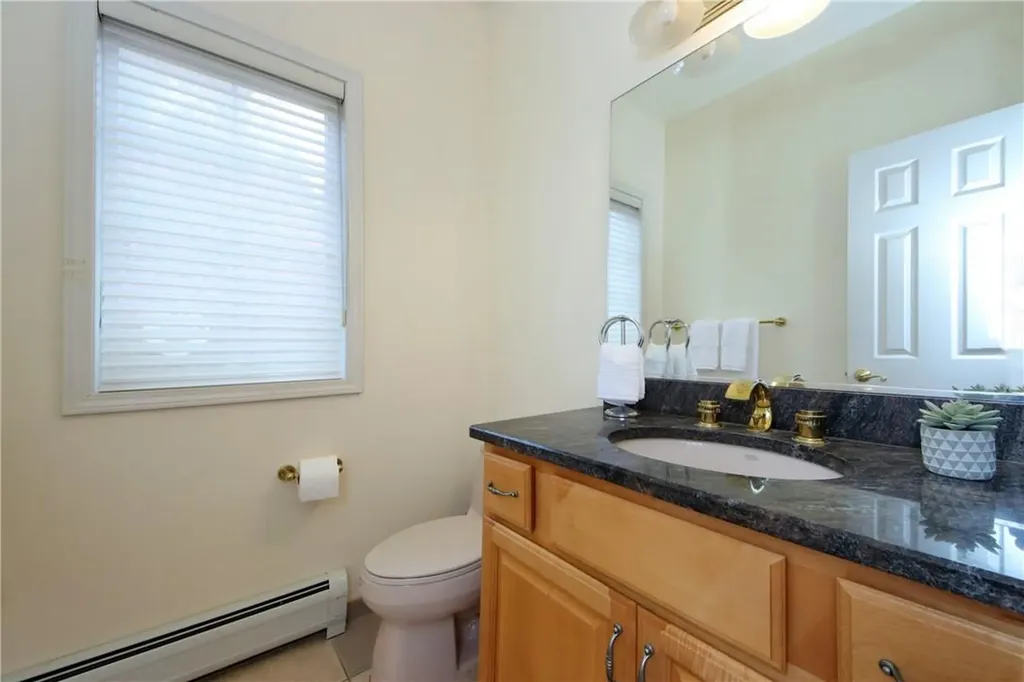8 Camelot Way Orangeburg NY 10962