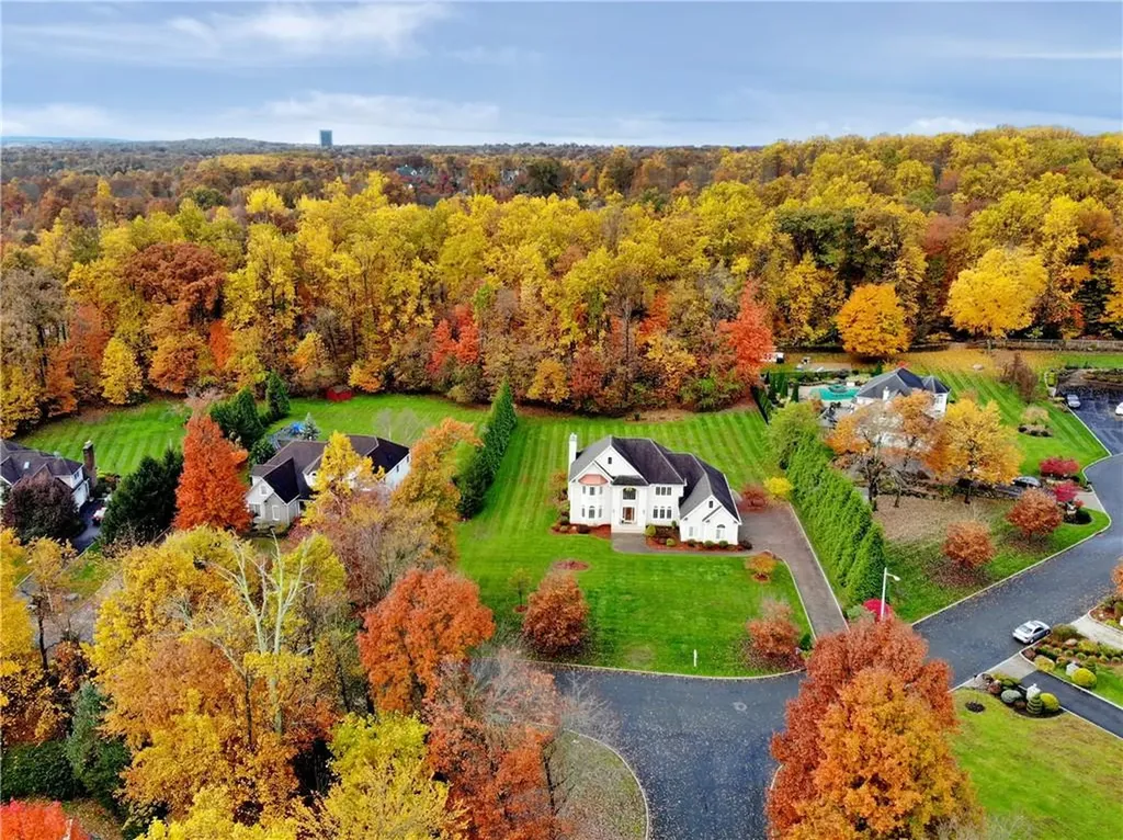 8 Camelot Way Orangeburg NY 10962