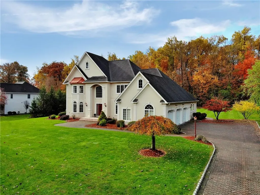 8 Camelot Way Orangeburg NY 10962