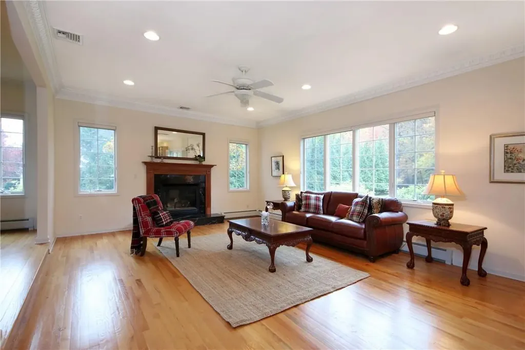 8 Camelot Way Orangeburg NY 10962