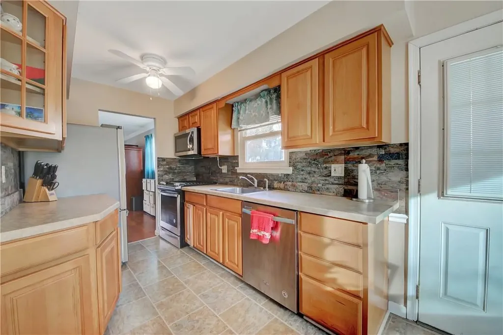 61 Lonergan Drive Suffern NY 10901