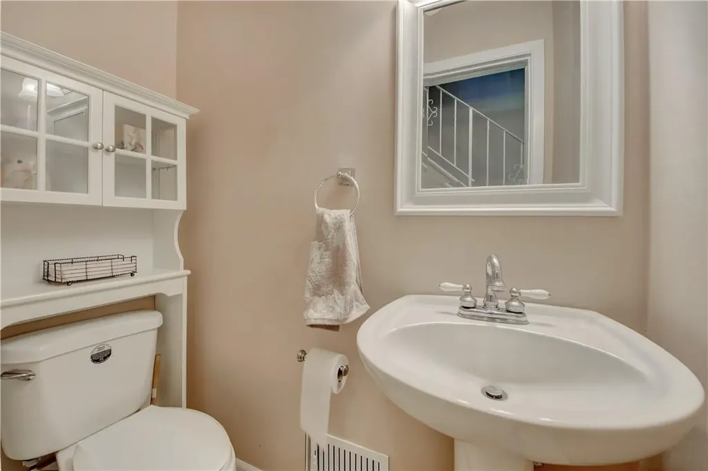 61 Lonergan Drive Suffern NY 10901
