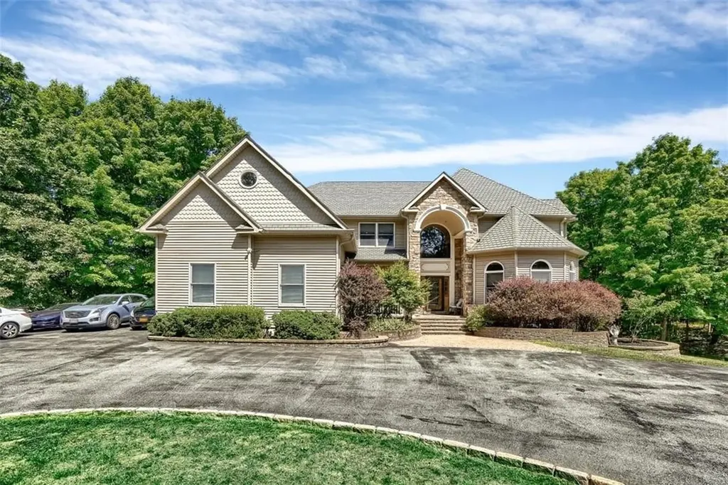 156 Quaker Hill Road Monroe NY 10950