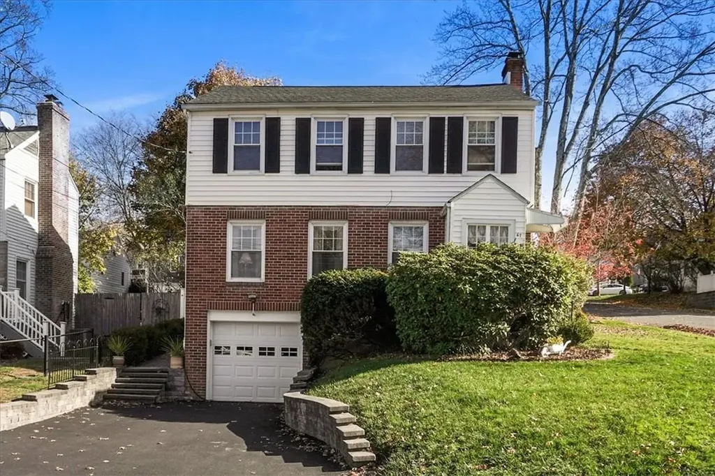67 Commonwealth Avenue Middletown NY 10940