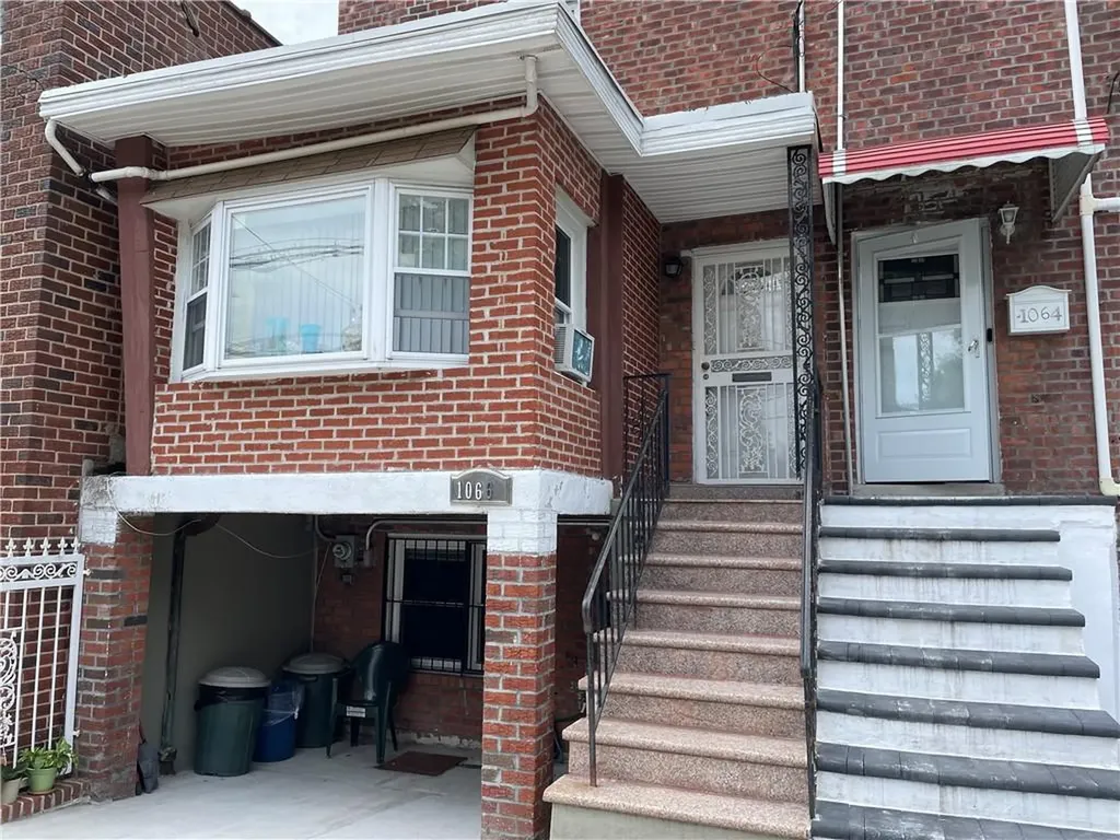 1066 E 229th Street Bronx NY 10466