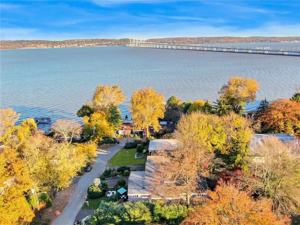 9 Edgewater Lane Nyack NY 10960