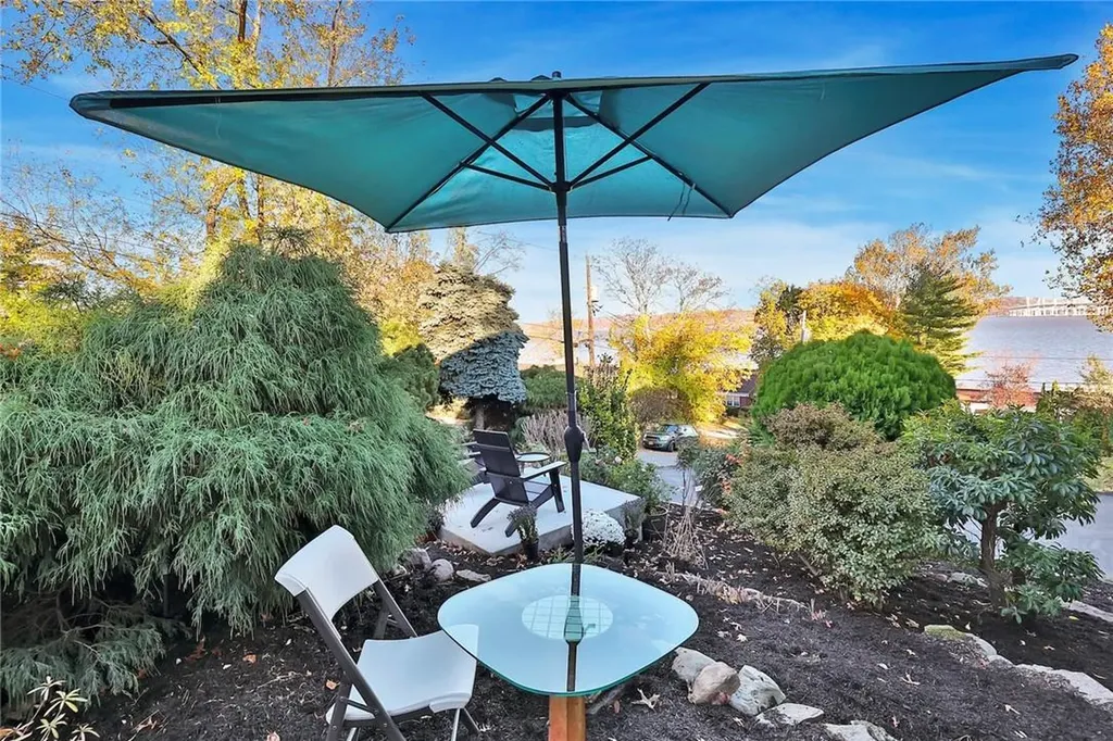 9 Edgewater Lane Nyack NY 10960