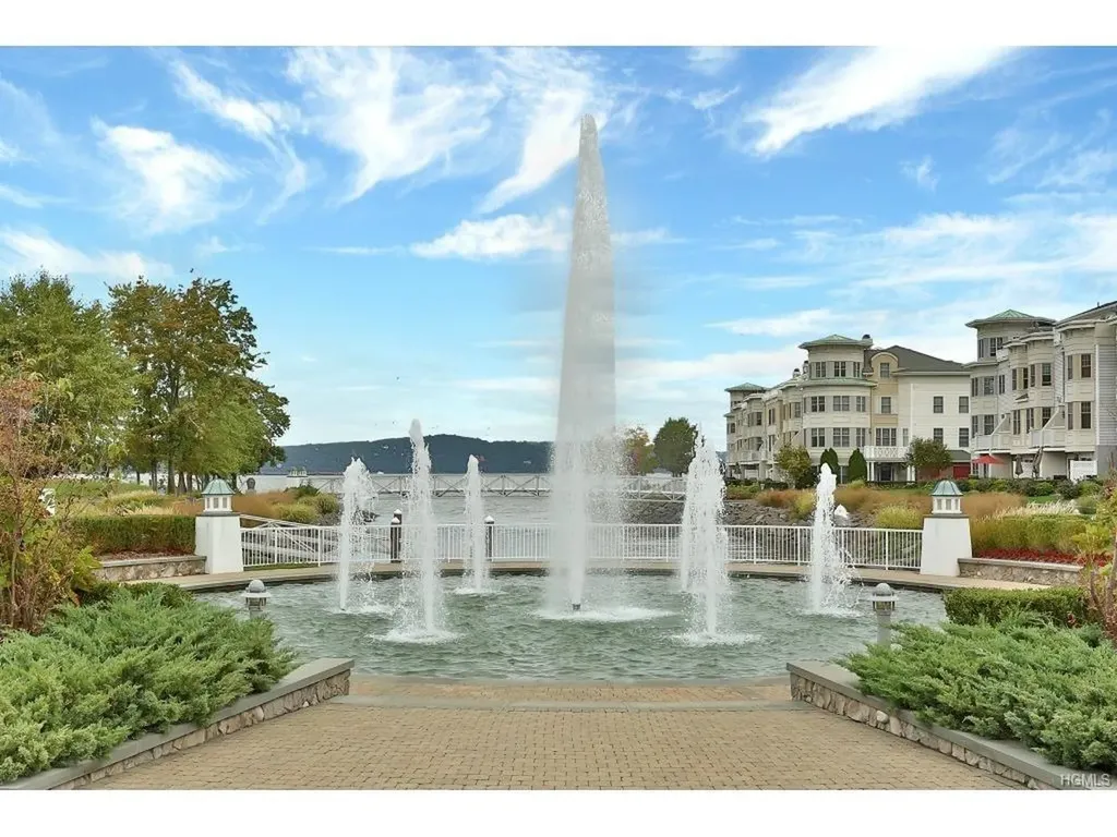 1216 Round Pointe Drive Haverstraw NY 10927