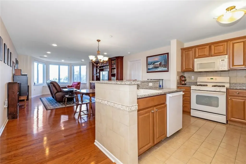 1216 Round Pointe Drive Haverstraw NY 10927