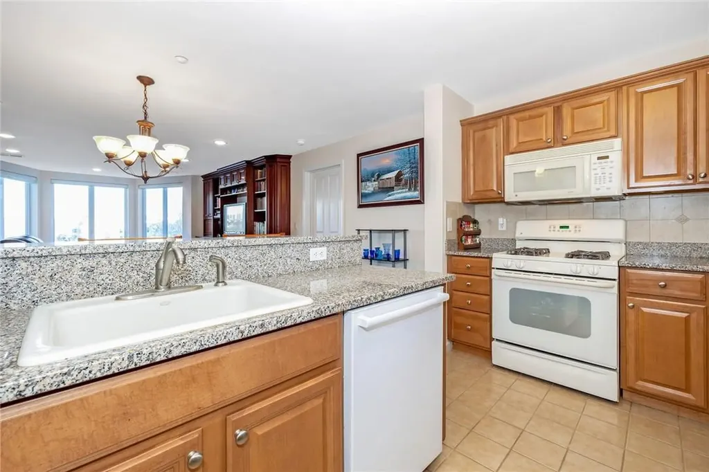 1216 Round Pointe Drive Haverstraw NY 10927