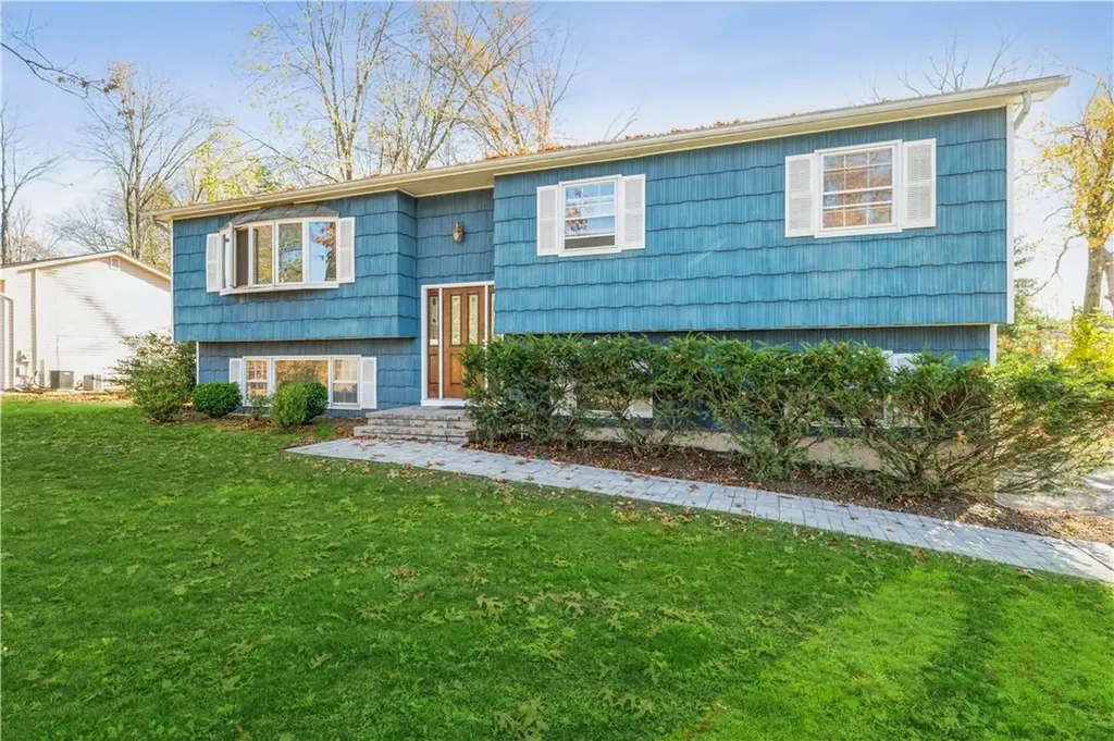 13 Eastlyn Drive Bardonia NY 10954