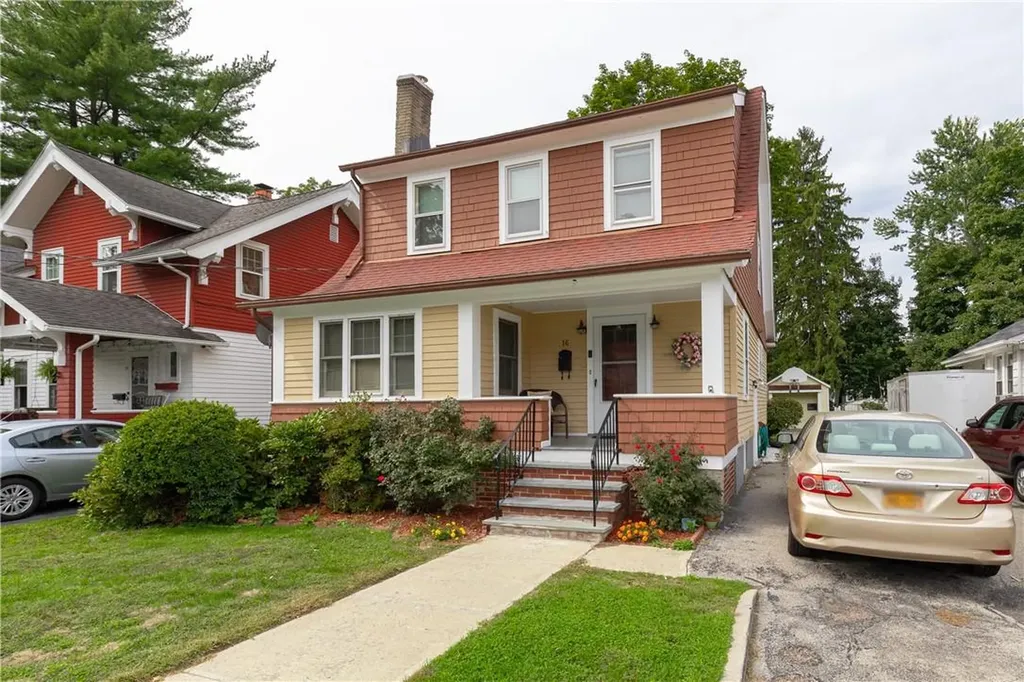 16 Oakwood Boulevard Poughkeepsie NY 12603