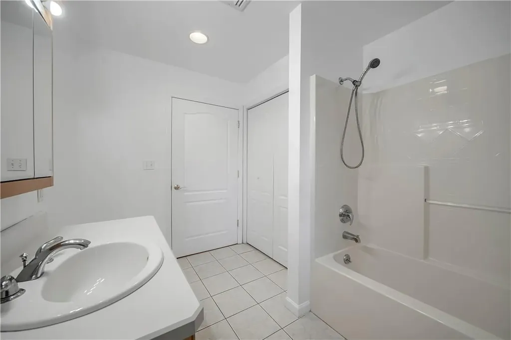 4 Bobwhite Lane West Nyack NY 10994