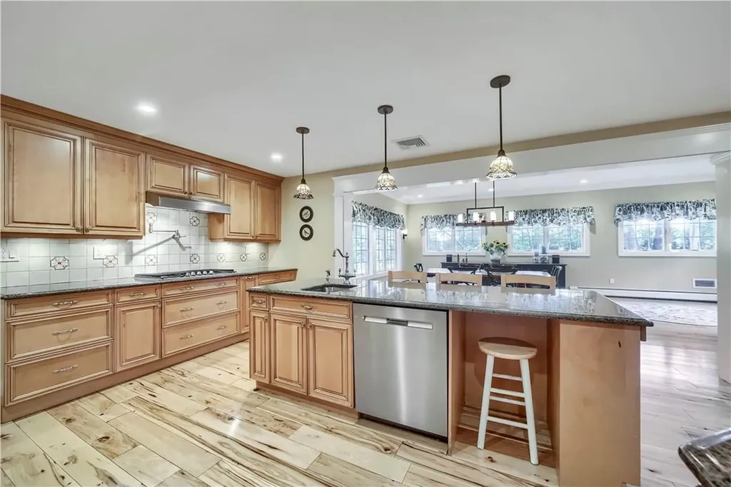 4 Bobwhite Lane West Nyack NY 10994