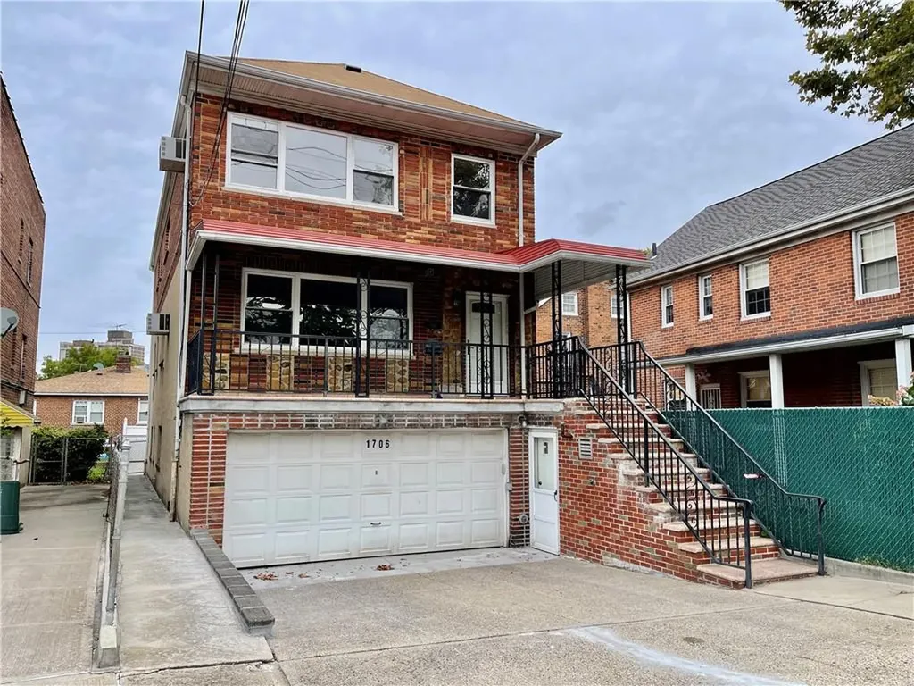 1706 Williamsbridge Road Bronx NY 10461