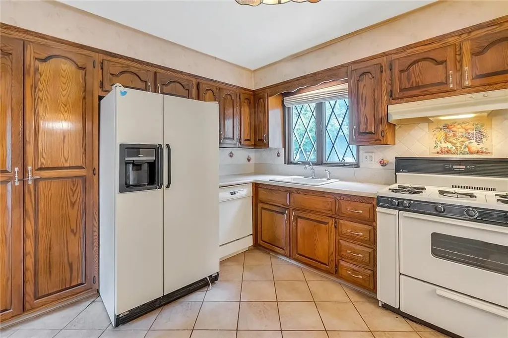 177 Charles Boulevard Valley Cottage NY 10989