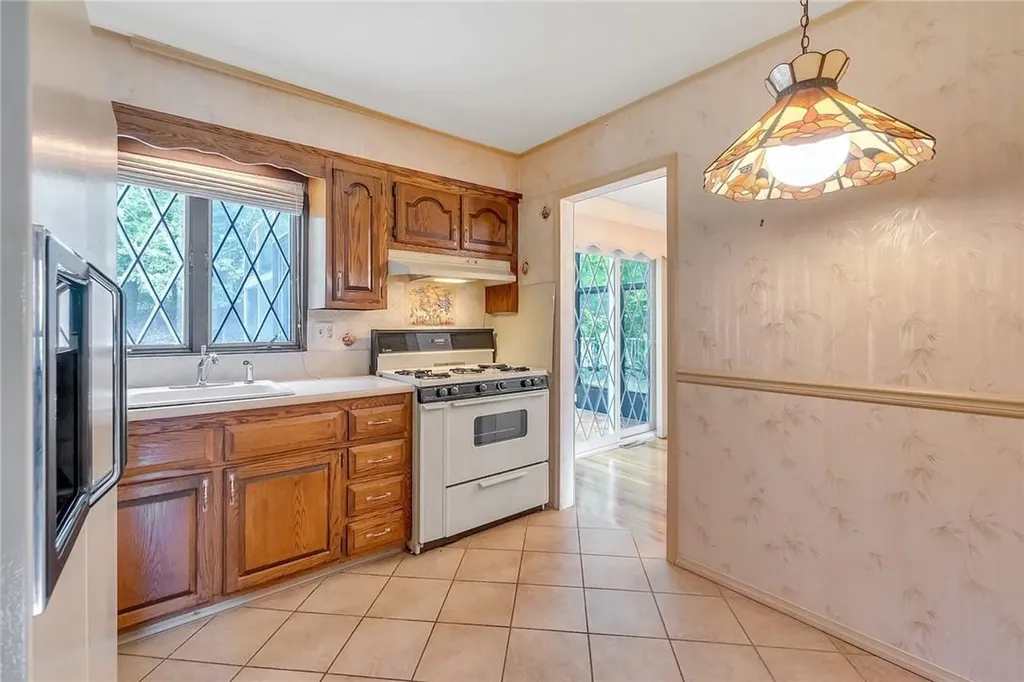 177 Charles Boulevard Valley Cottage NY 10989