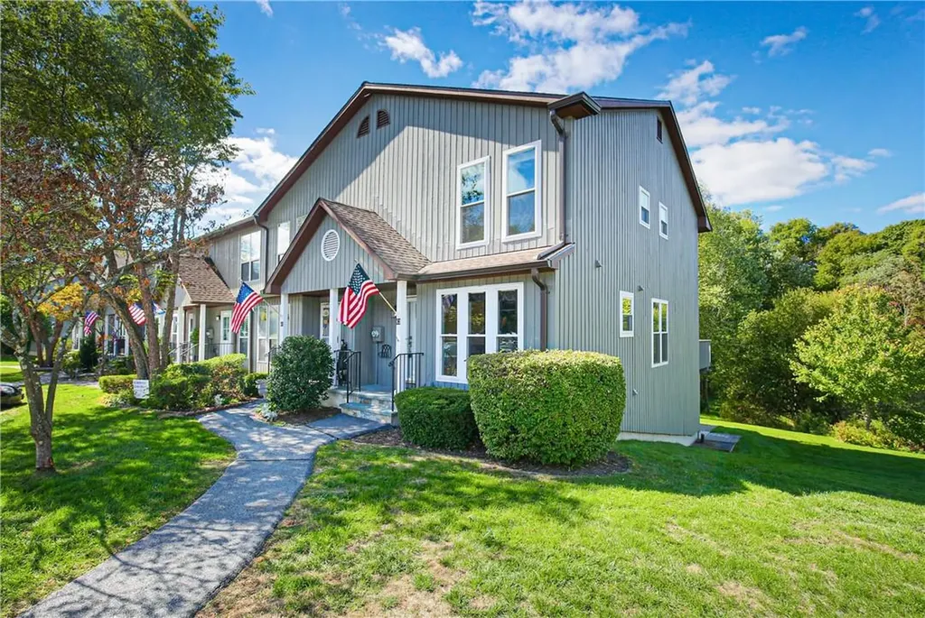 63 Hemlock Circle Peekskill NY 10566