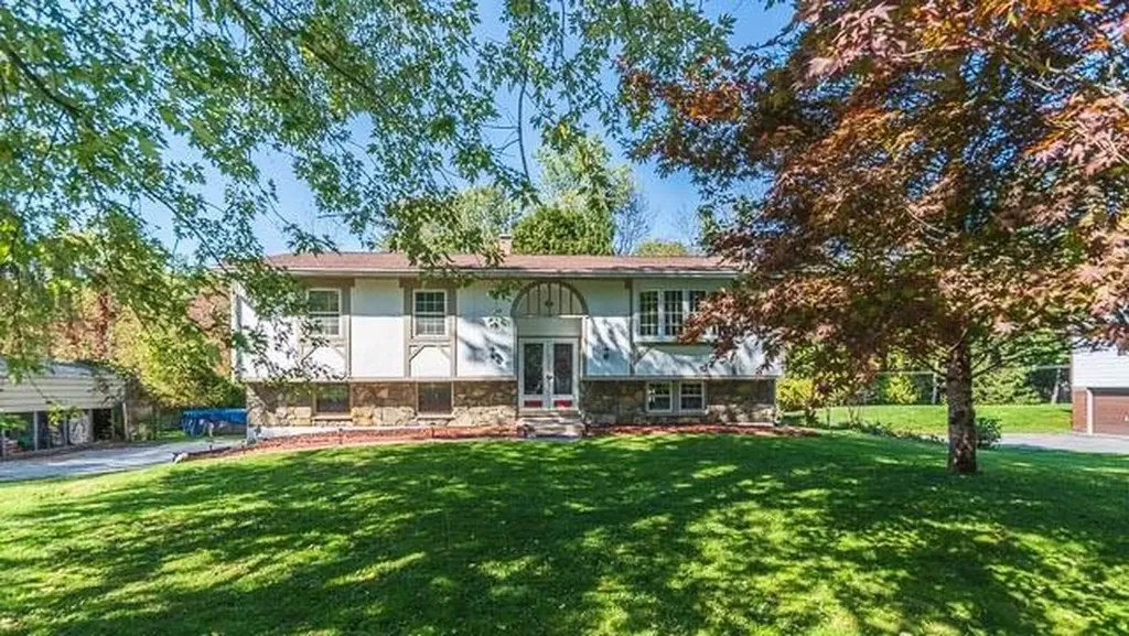 17 Tamarack Hill Drive Poughkeepsie NY 12603