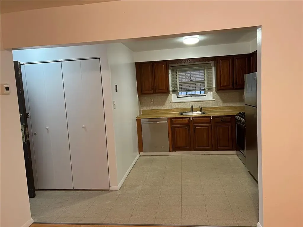 2050 Continental Avenue Bronx NY 10461