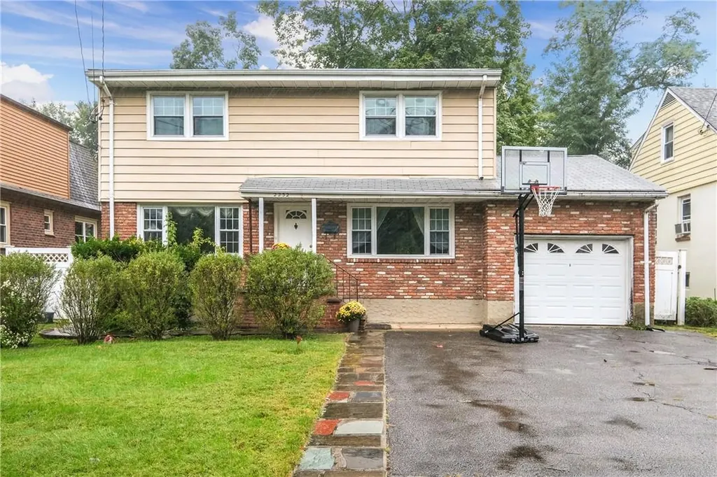 2232 Boston Post Road Larchmont NY 10538